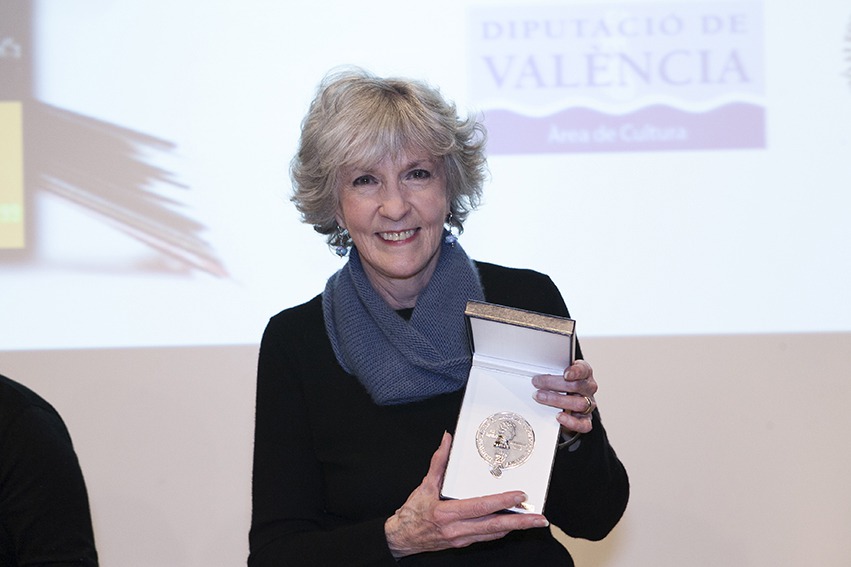 Sue Grafton participa en la primera tertúlia literària de la IAM en el 2015